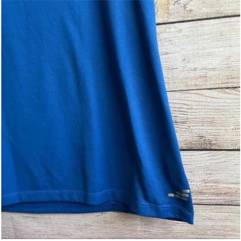 BCG Blue‎ v-neck semi fitted fit Shirt size Small activewear top Athletic - Picture 3 of 6